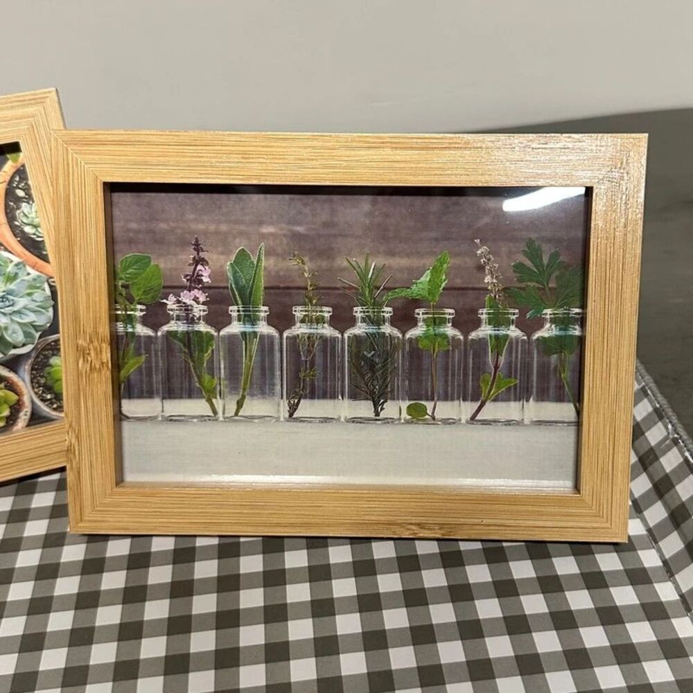 Picture frames - Picture 2 of 3